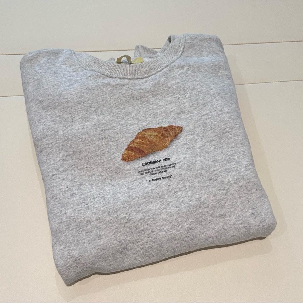 EEGEEGEE croissant sweatshirt